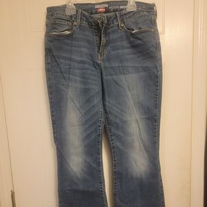 Woman's Levi's size 12 stretchy jeans